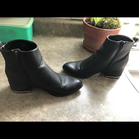 Spring booties in black - Picture 4 of 5